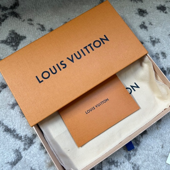 Louis Vuitton Long Wallet - Picture 6 of 7